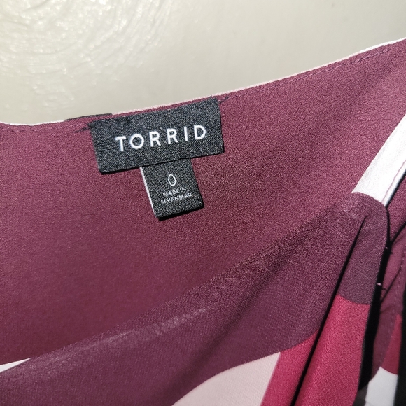 Torrid Geometric Tank Top Size 0 M Wine Pink - Picture 3 of 3